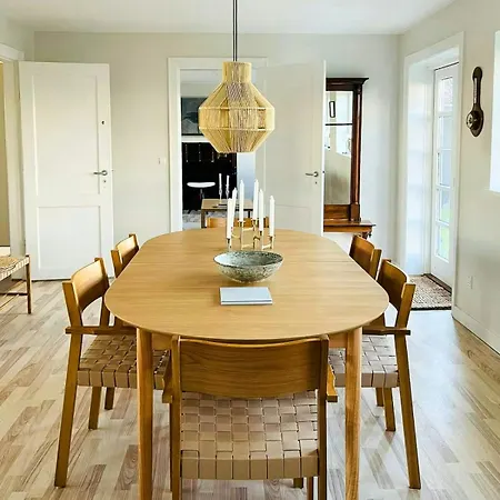 Semesterbostad Historic Gatehouse At Sollestedgaard Manor Sollested (Lolland)