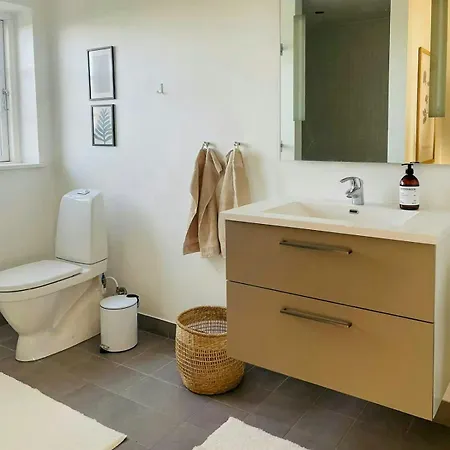 Historic Gatehouse At Sollestedgaard Manor Semesterbostad